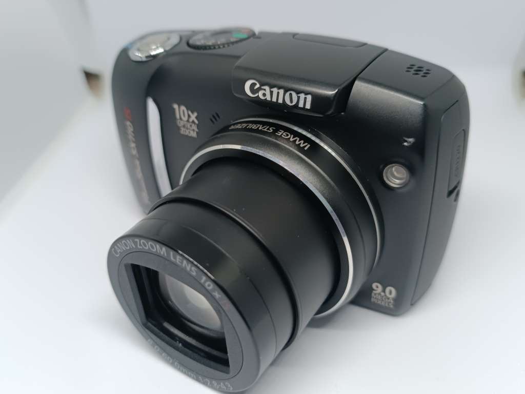 Canon POWERSHOT SX110iS - 9MP - 10x Zoom - Digital Camera