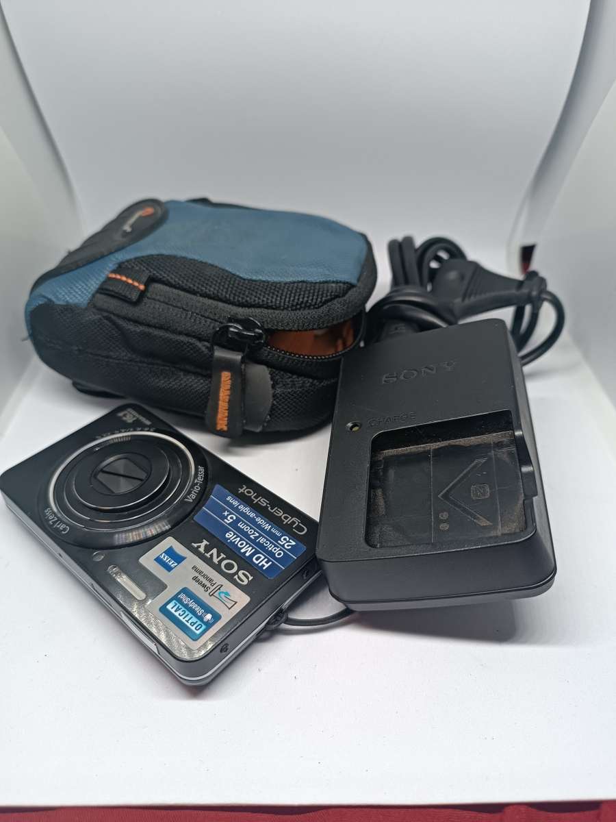 Sony CyberShot DSC W570 - 16MP - 5x Zoom - Digital Camera