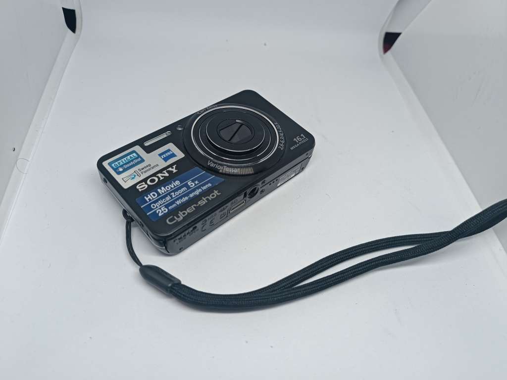 Sony CyberShot DSC W570 - 16MP - 5x Zoom - Digital Camera