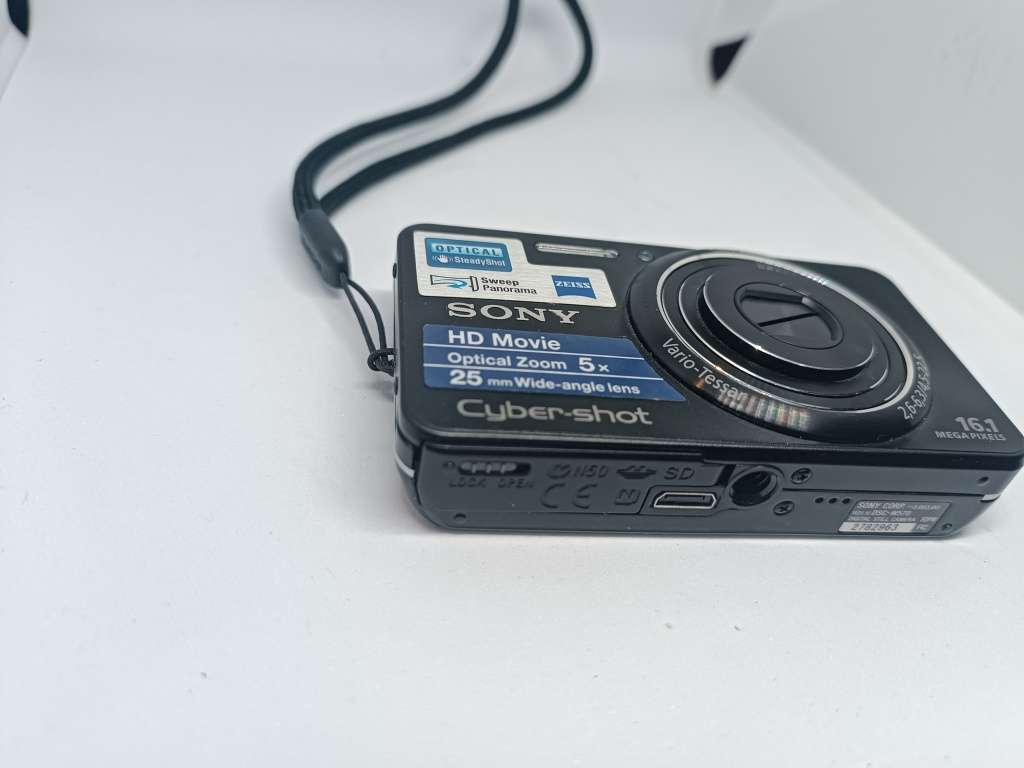 Sony CyberShot DSC W570 - 16MP - 5x Zoom - Digital Camera