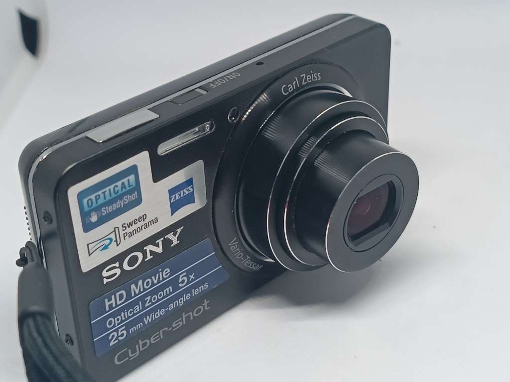 Sony CyberShot DSC W570 - 16MP - 5x Zoom - Digital Camera