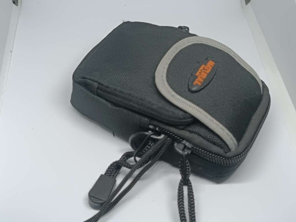 Samsung D860 - 8.1MP - 3x Zoom - Digital Camera