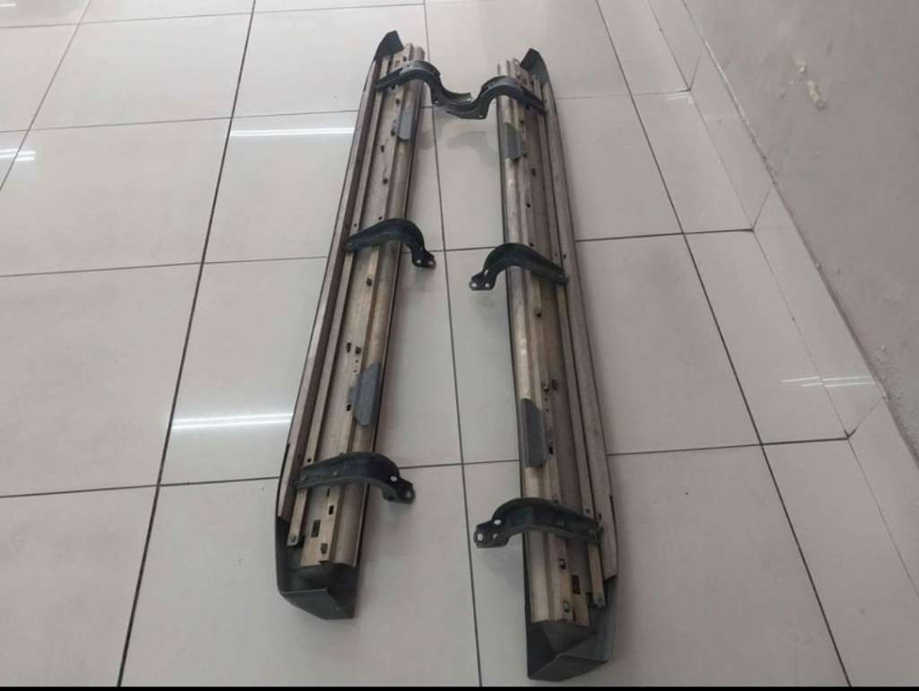 Toyota Land Cruiser Prado Side Steps / Running boards