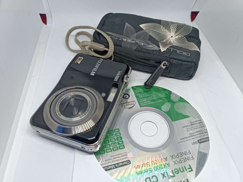 Fujifilm FinePix AX250 - 14MP - 5x Zoom - Digital Camera