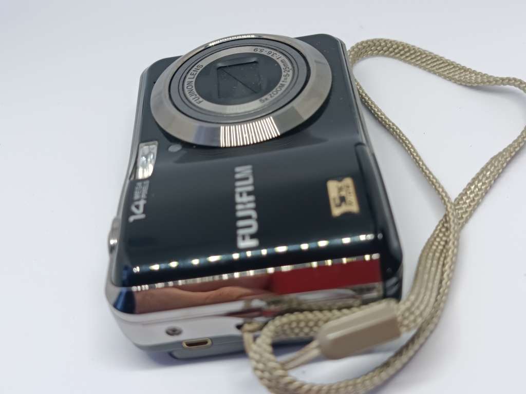 Fujifilm FinePix AX250 - 14MP - 5x Zoom - Digital Camera