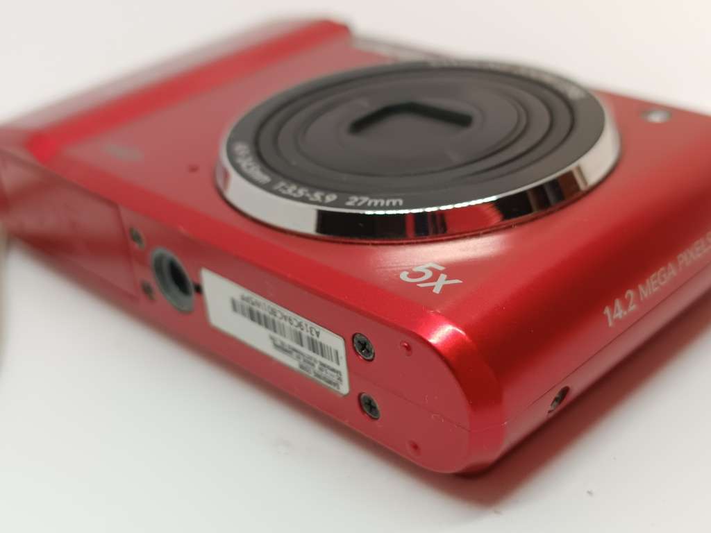 Samsung ES90 - 14.2MP - 5x Zoom - Digital Camera