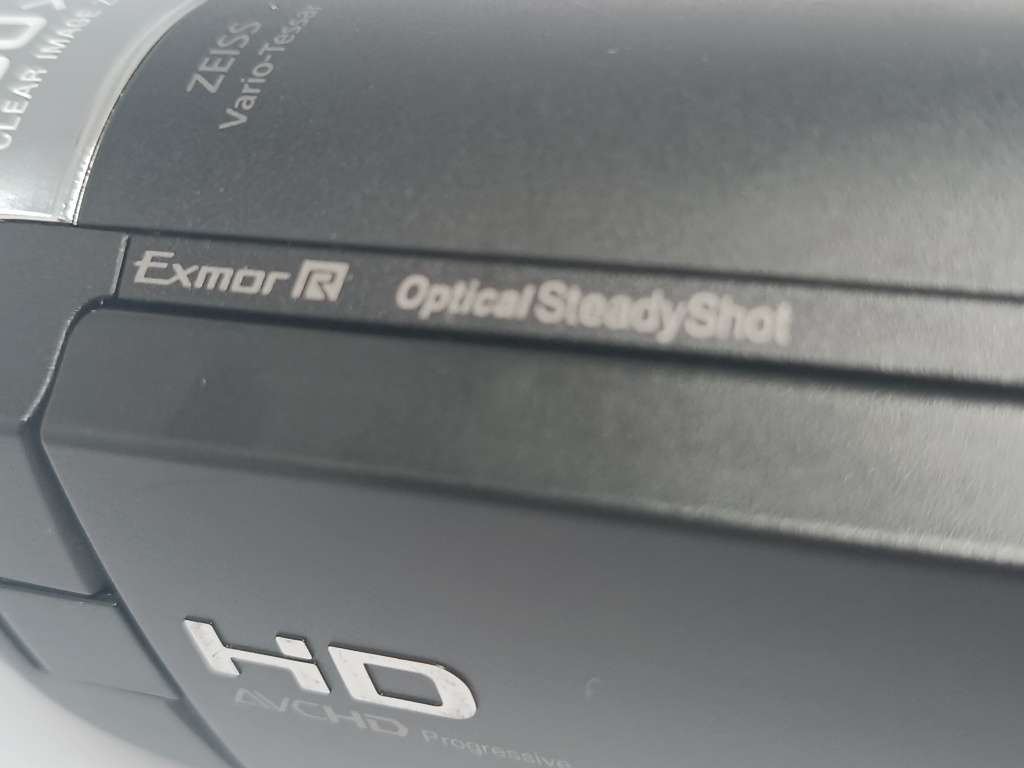 Sony HDR-CX405 HD Handycam - 30x Optical Zoom - Digital Handycam