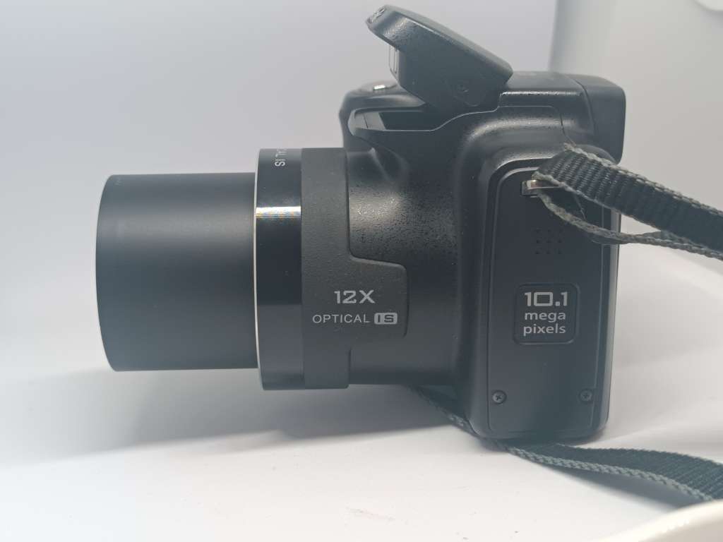 Kodak Z1012 IS - 10.1MP - 12x Zoom - Digital Camera