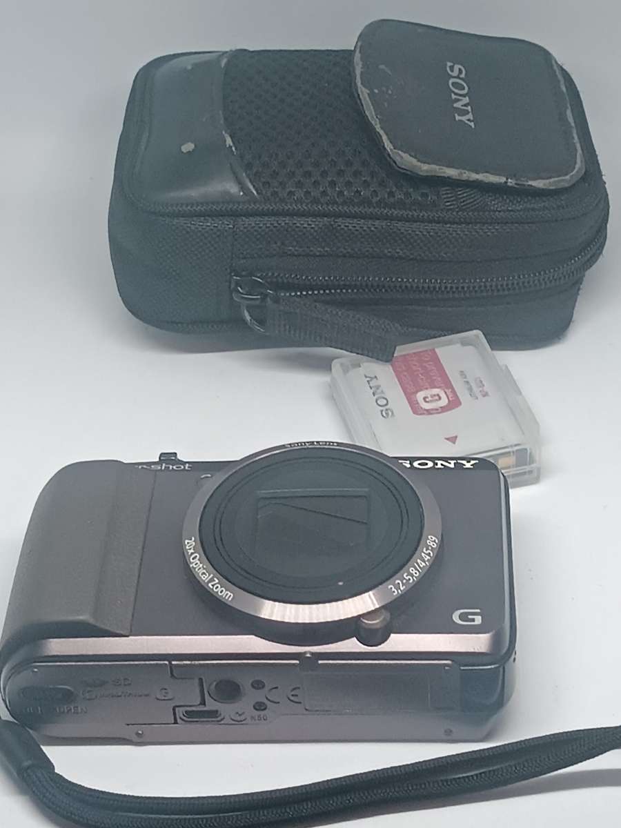 Sony DSC-HX30V - 18.2MP - 20x Zoom - Wifi Digital Camera