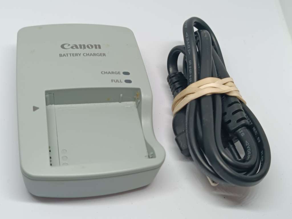 Canon POWERSHOT SX500iS - 16MP - 30x Zoom - Digital Camera