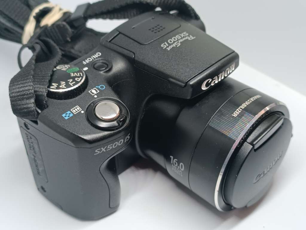Canon POWERSHOT SX500iS - 16MP - 30x Zoom - Digital Camera
