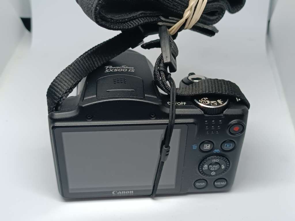 Canon POWERSHOT SX500iS - 16MP - 30x Zoom - Digital Camera