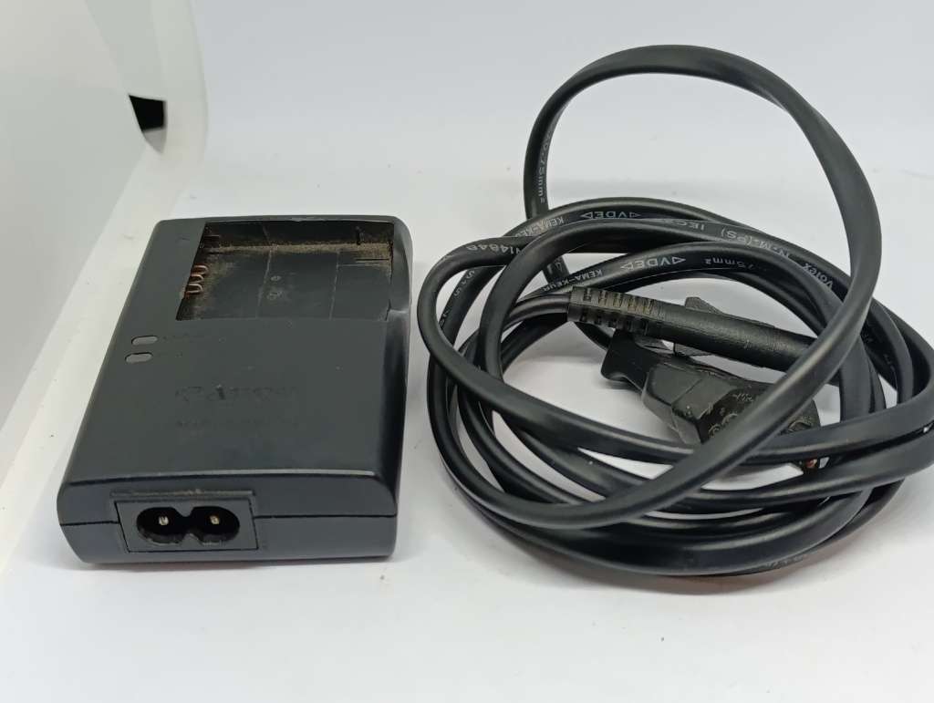 Canon POWERSHOT SX420iS - 20MP - 42x Zoom - Digital Camera (WiFi)