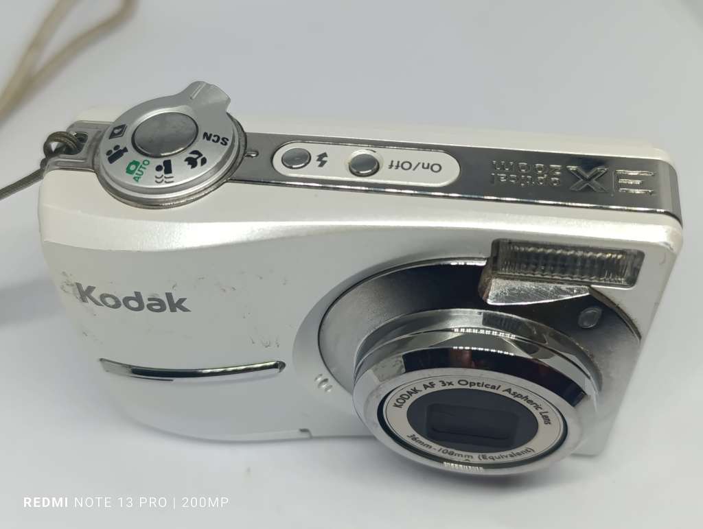 Kodak EasyShare C613 - 6.1MP - 3x Zoom - Digital Camera