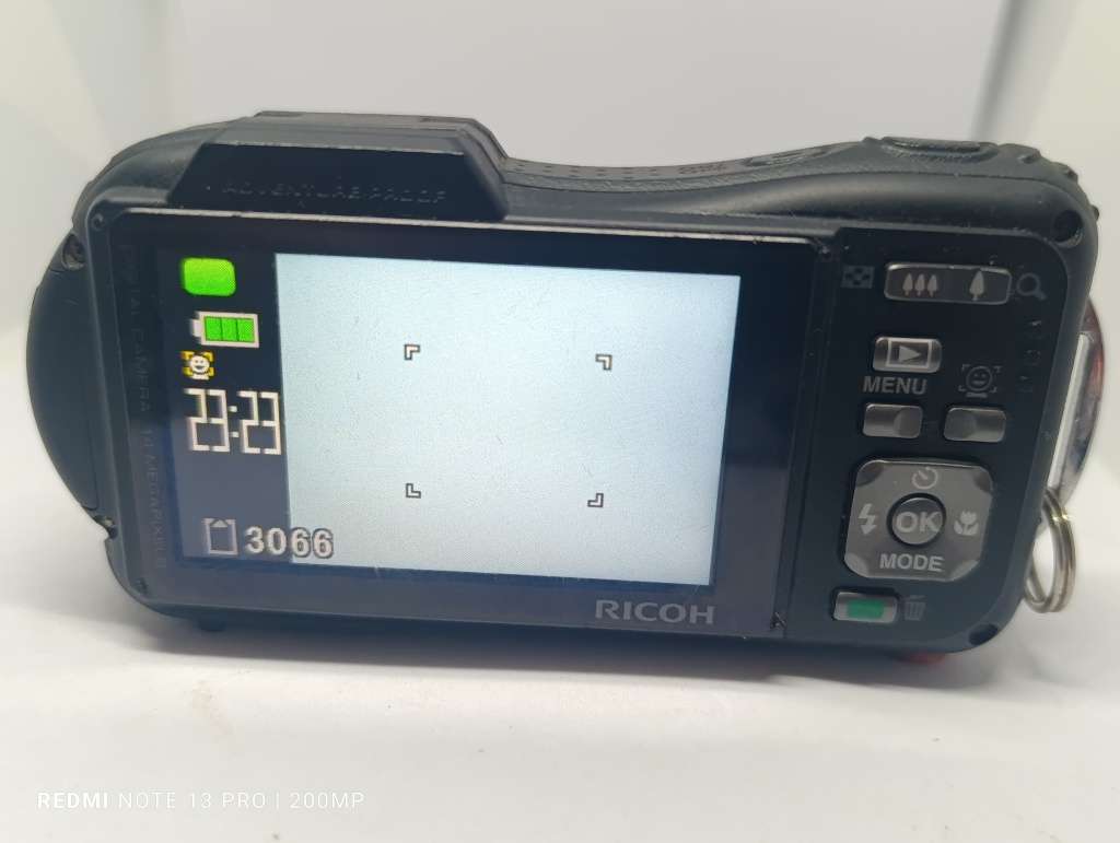 Ricoh WG-20 - 14MP - 5x Zoom - Waterproof Digital Camera