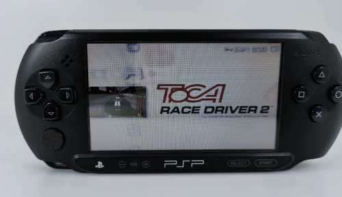 PSP Portable + 5 Games included