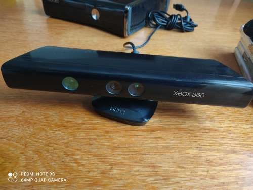 XBOX 360 S 250GB + KINECT + 4 GAMES