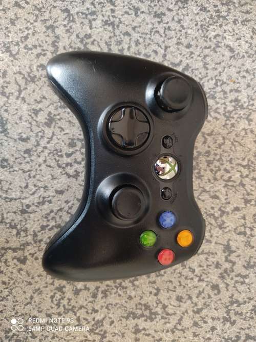 XBOX 360 WIRELESS CONTROLLER