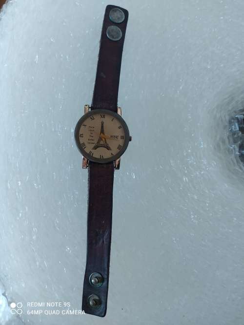 Watch - Men - Leather strap