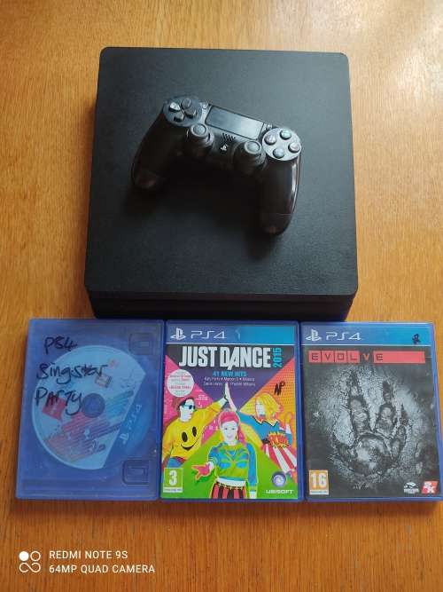 PLAYSTATION 4 SLIM 500GB