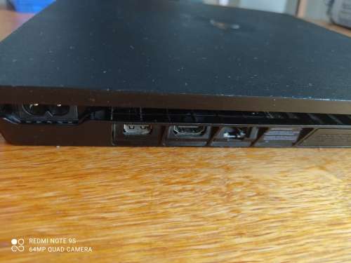 PLAYSTATION 4 SLIM 500GB