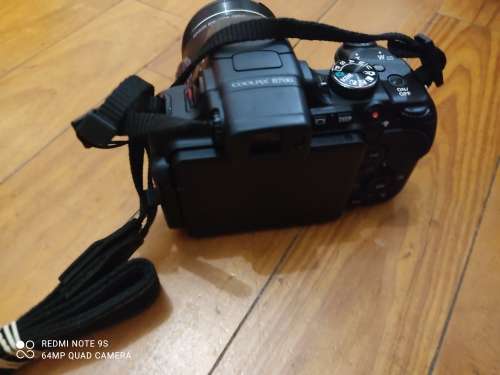 Nikon Coolpix B700