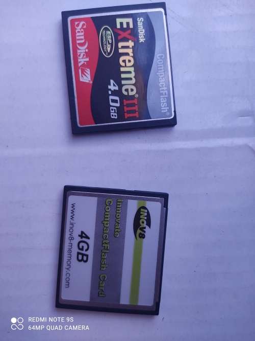 2 x 4GB memory cards