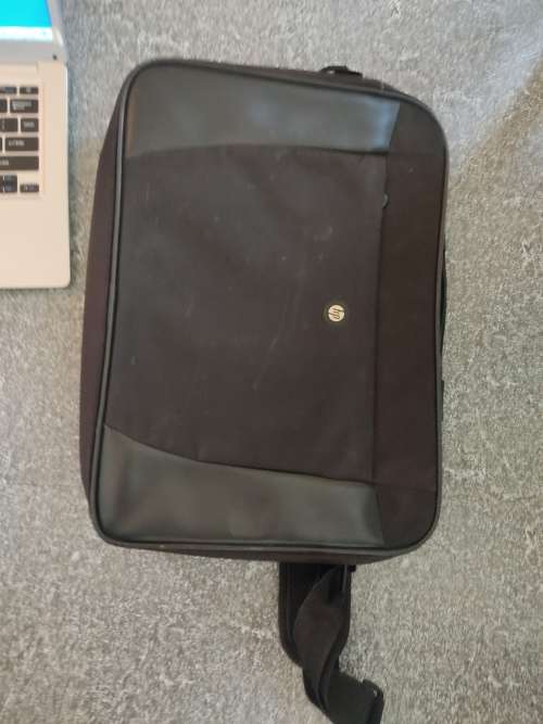 Mecer Z140C - Laptop + Bag