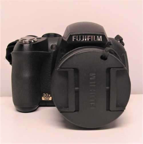 FUJIFILM FINEPIX HS10