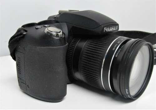 FUJIFILM FINEPIX HS10