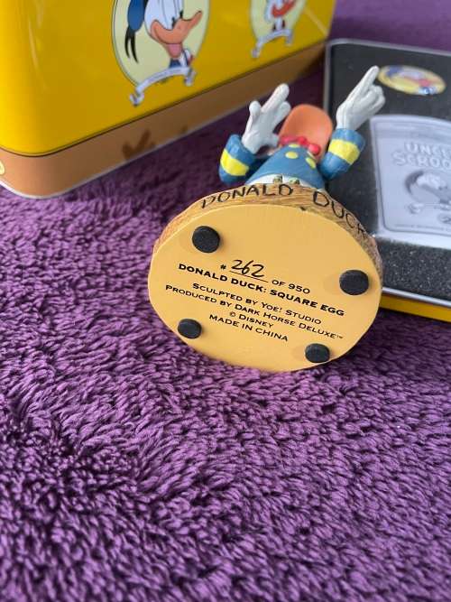 Dark Horse Deluxe Classic Uncle Scrooge #2 Donald Duck Square Egg Statue Limited Edition #262 of 950