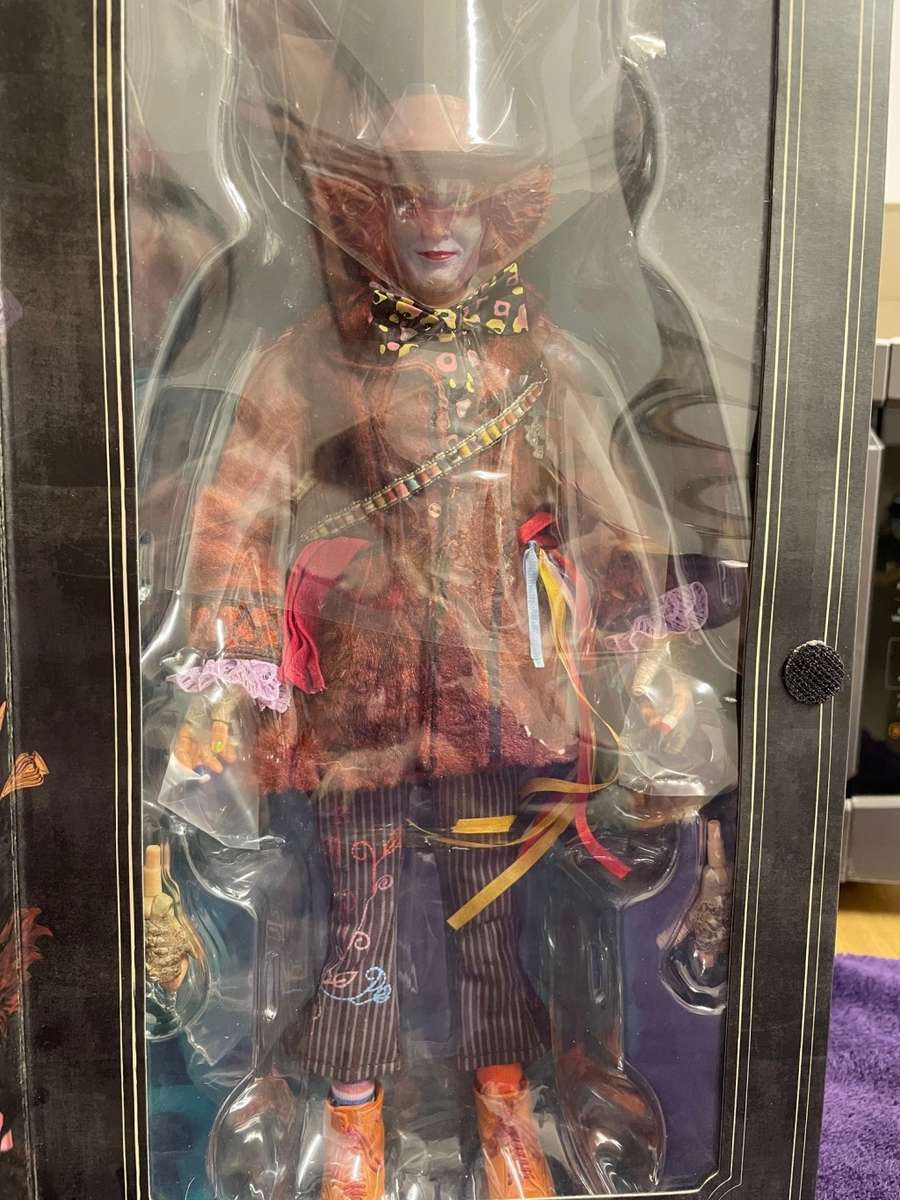 Alice in Wonderland: Mad Hatter Real Action Heroes Figure