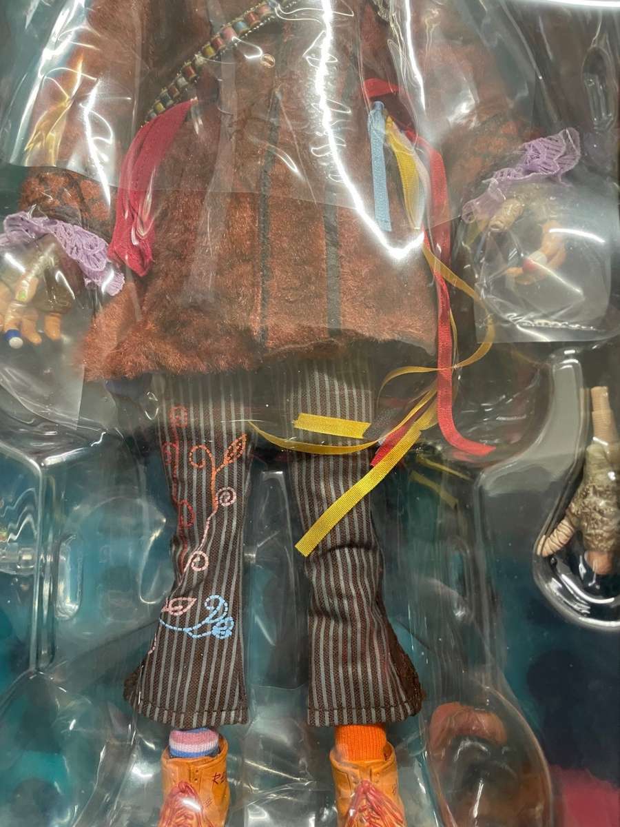 Alice in Wonderland: Mad Hatter Real Action Heroes Figure