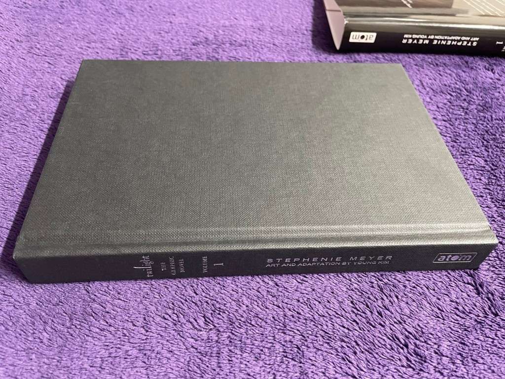 Twilight: The Graphic Novel, Volume 1 - Young Kim & Stephenie Meyer