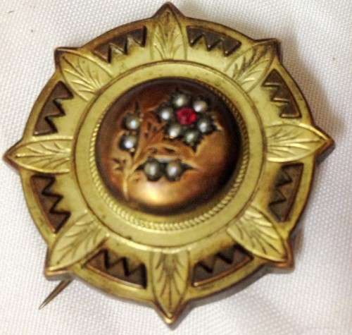 Vintage MOURNING BROOCH GOLD TONE METALForget me Not- Back Metal ring glass -place for photo/hair c