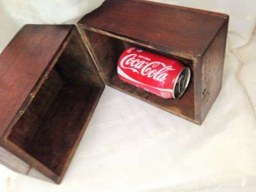 VINTAGE  *WOOD BOX  *HINGES*BRASS HANDLE* CATCH!!GREAT COUNTRY HOME DECOR!!!L@@Kat all my LISTINGS