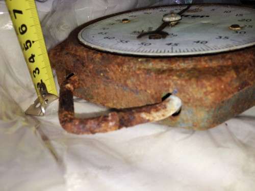 vtg SCALE SALTER**Rusted**Not working**FOR DISPLAY ONLY**!!!GREAT COUNTRY HOME AND KITCHEN DECOR!!!!