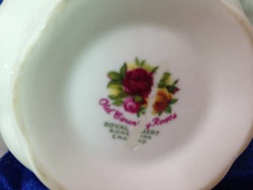 Royal AlbertJUG Old Country Roses crack *LOOK At All My BUY NOW listings NO WAITING