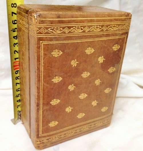 TRINKET BOX*TAN LEATHER*gold embossed trim-ITALY*FlorenceFLEUR DE LYS