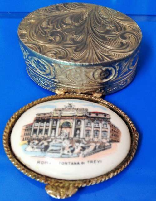 Pill Box porcelain top ROMA Fontana Di Trev *Italy yellow metal