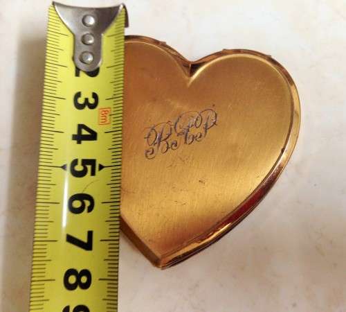 Powder COMPACT So Special*Heart shape gold tone blush metal Scroll  initial+ Scrip reads Love Aubrey