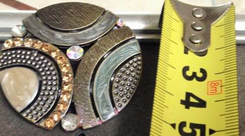 !!EXQUISITE!!!1 VINTAGE PENDANT HAS FANCY DESIGNS 2 RHINE STONES MISSING!!GREAT COUNTRY HOME DECOR!