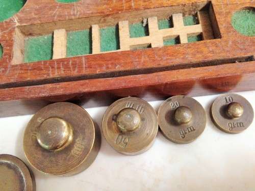Antique 4 BRASS CAPSTAN SHAPE SCALE WEIGHTS BOXED+7assorted*5 flat+*2!GREAT COUNTRY HOME DECOR!