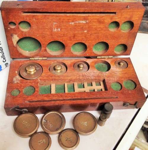 Antique 4 BRASS CAPSTAN SHAPE SCALE WEIGHTS BOXED+7assorted*5 flat+*2!GREAT COUNTRY HOME DECOR!