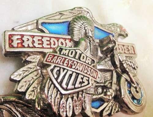 ??BARLEY DAVIDSON -HAS RED INDIAN ON MOTOR CYCLE  BELT BUCKLE -SILVER TONE -BASE METAL