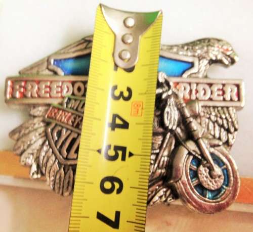 ??BARLEY DAVIDSON -HAS RED INDIAN ON MOTOR CYCLE  BELT BUCKLE -SILVER TONE -BASE METAL