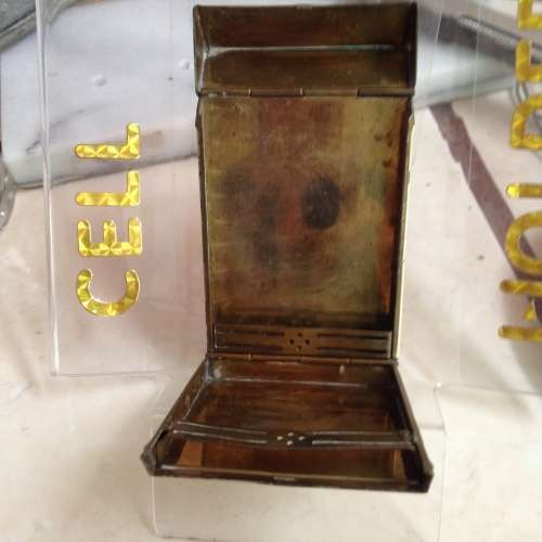 RARE*EnamelCreamGreenSLIM*CIGARETTE CASE Green Rhine stone Catch H75