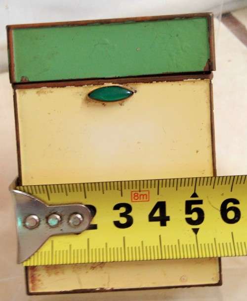 RARE*EnamelCreamGreenSLIM*CIGARETTE CASE Green Rhine stone Catch H75