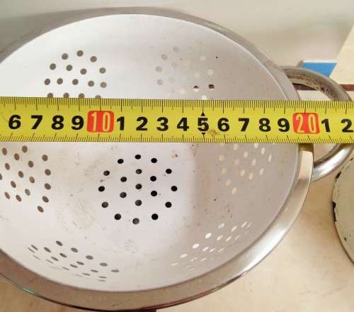 WHITE ENAMEL SIEVE DRAINAGE holes+SMALL METAL JUG !!!GREAT COUNTRY HOME DECOR !!!
