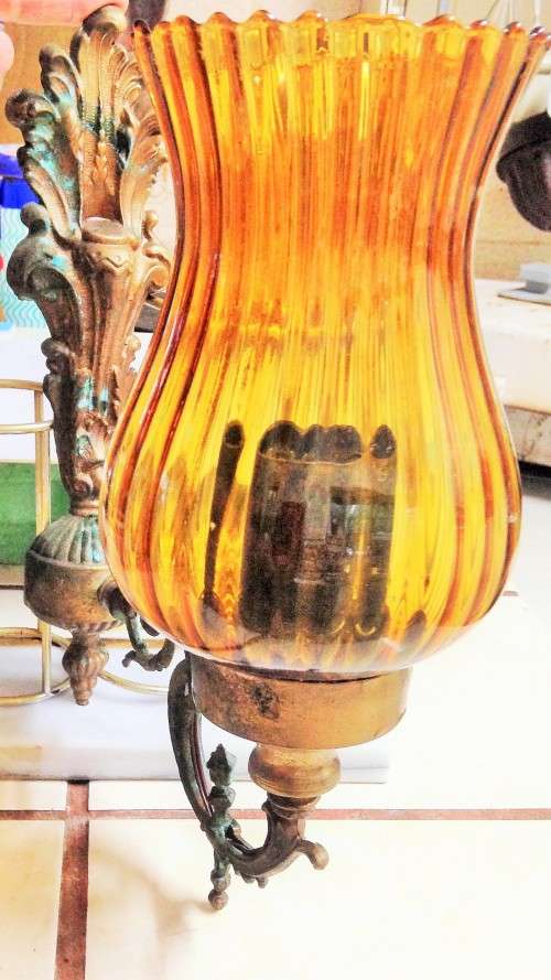 2bid per each onexFRENCH FleurdesignBRASScoat*RIBBED AMBER GLASS SHADE *GREAT COUNTRY HOME DECOR